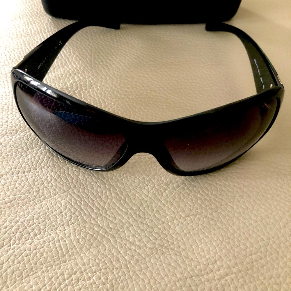 Versace woman’s sunglasses